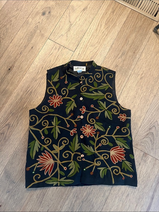 Orvis Tops - Orvis Black Embroidered Floral Button Vest 100% cotton size medium